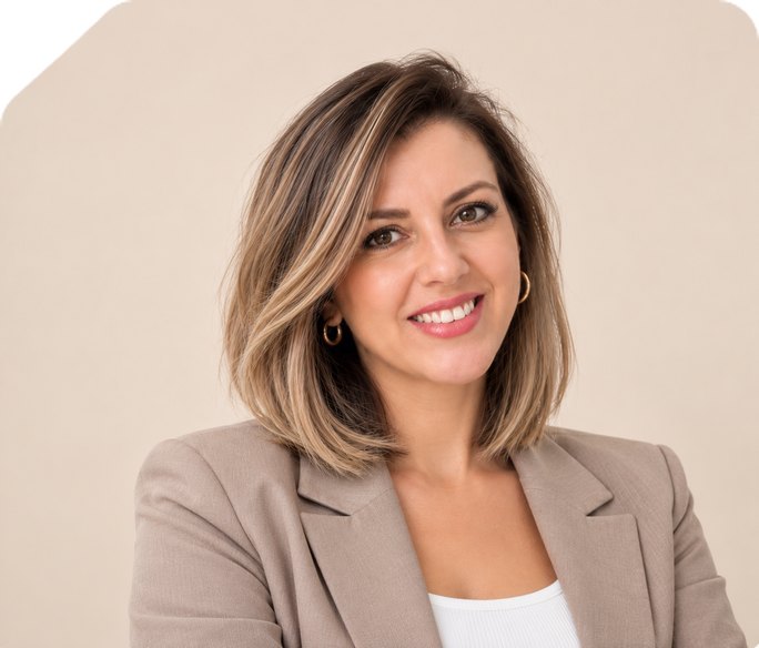 Esra, Operations Coordinator, Cross-Border Fulfillment